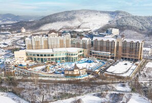 Front of property - evening/night - Sono Belle Cheonan (Cheonan)