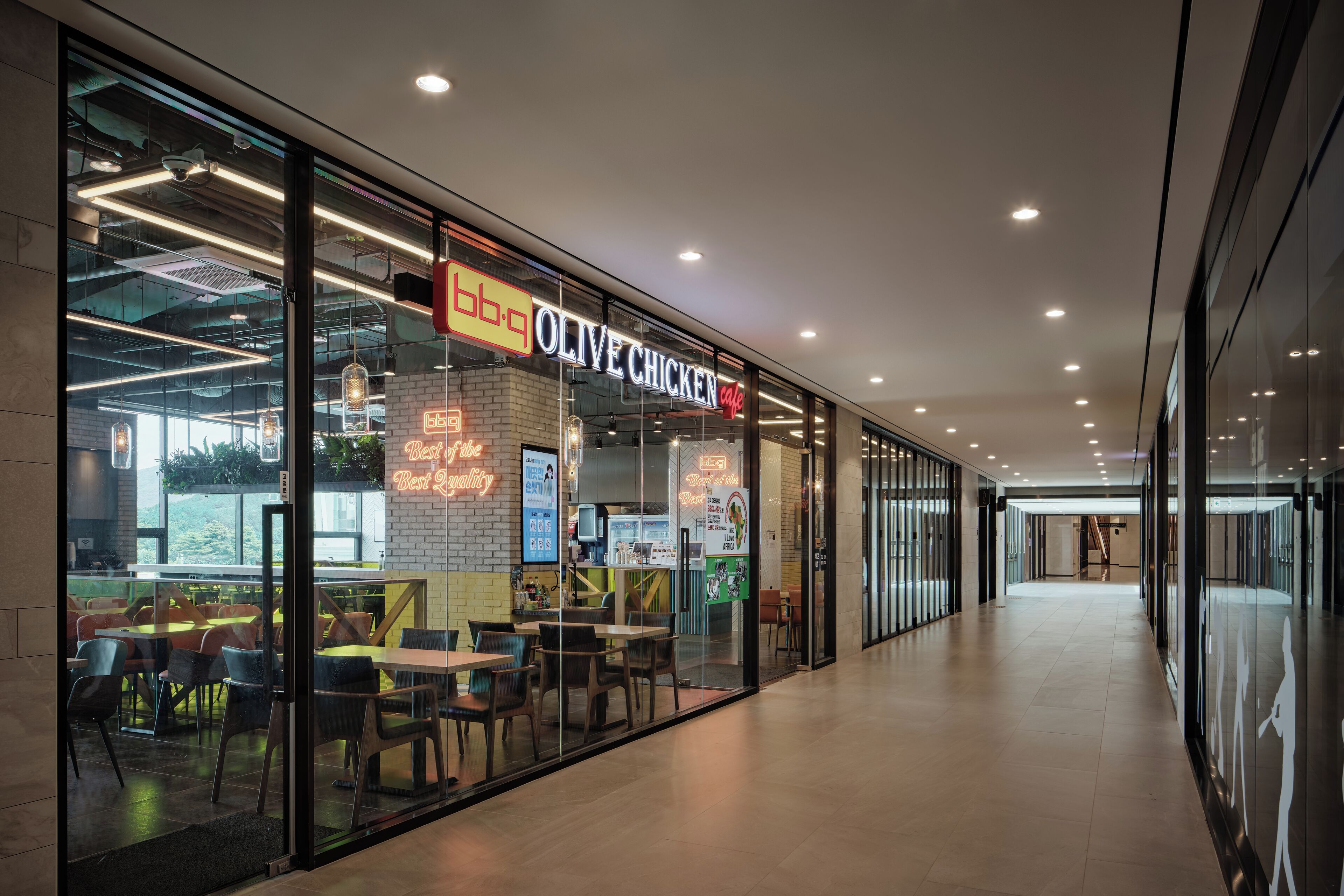 2 bedrooms, down duvets, blackout curtains, bed sheets