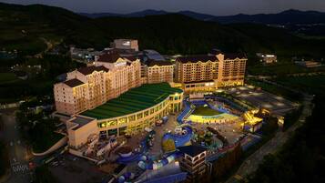 Vista frontal de la propiedad