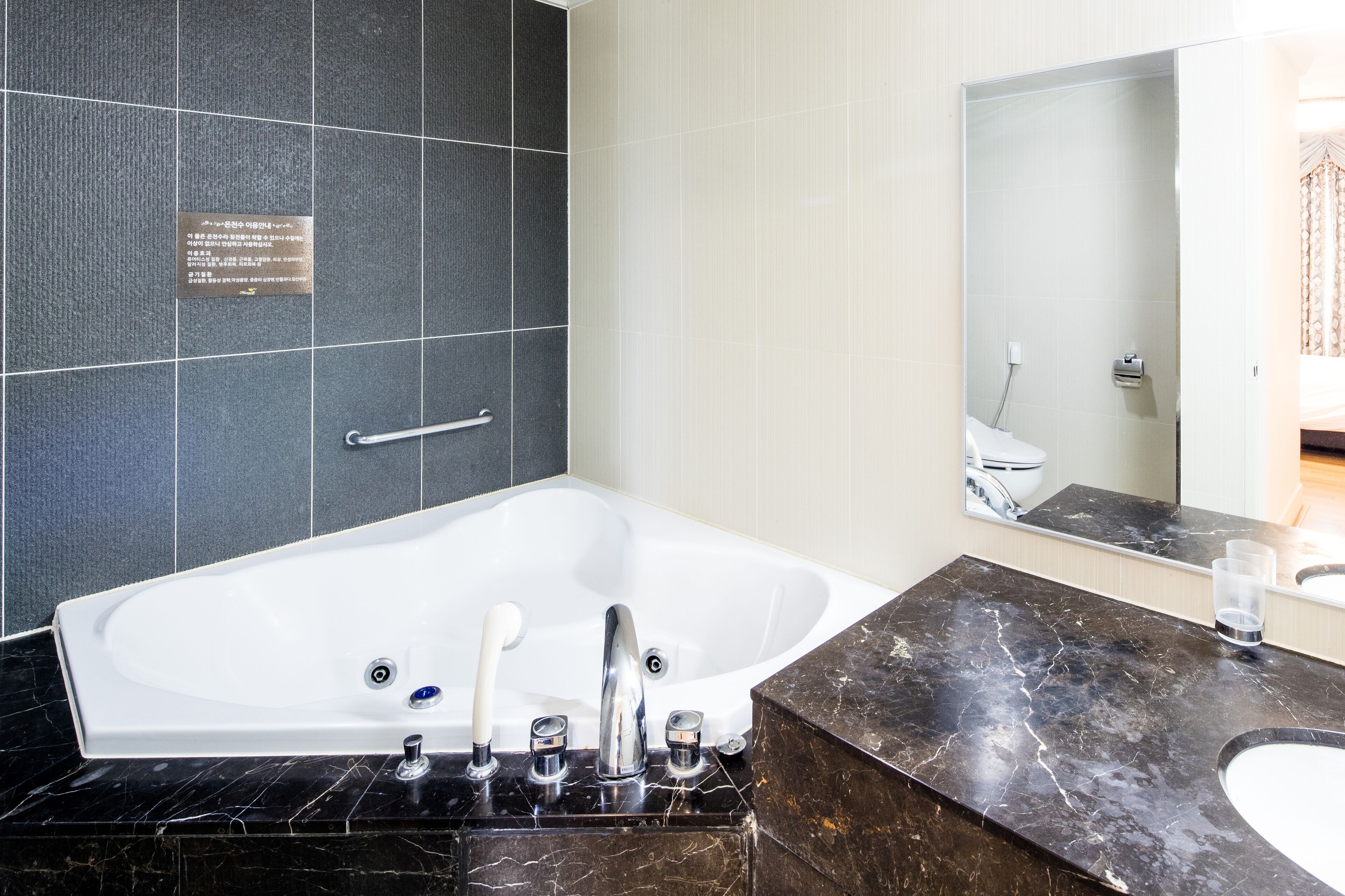 [all together] royal suite - breakfast for 2 + 1 sono signature espresso | 2 bedrooms, down duvets, blackout curtains, bed sheets