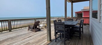 Lazy Haven West-1/2 Oceanfront Duplex and PET FRIENDLY