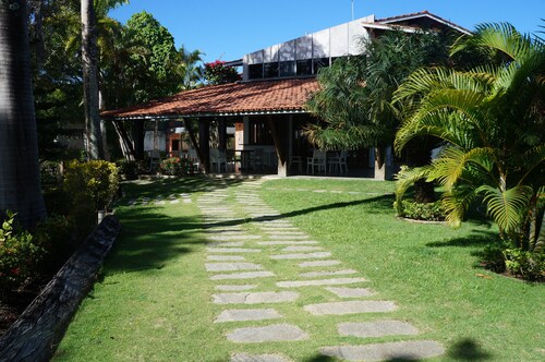 Excellent estate by the river !!!