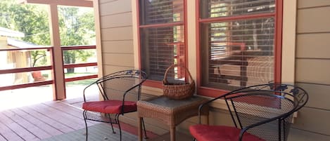 Chambre, 1 grand lit (Cabin #6)