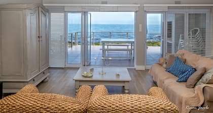 Gansbaai Seafront Holiday House: Ons C-huis