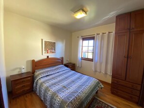 5 間睡房、熨斗/熨衫板、免費 Wi-Fi