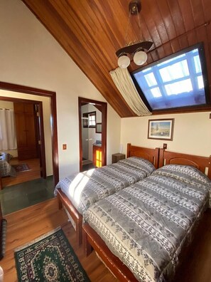 5 slaapkamers, een strijkplank/strijkijzer, gratis wifi