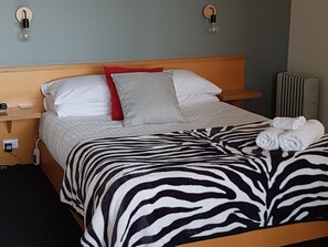 Unit 5 | 1 bedroom, iron/ironing board, free cribs/infant beds, free WiFi - River Vineyard Retreat (Grindelwald)
