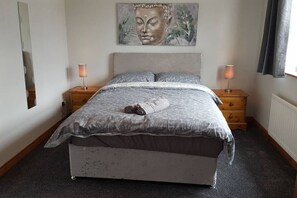 3 bedrooms, iron/ironing board, free WiFi