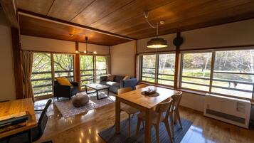 Basic Room, Non Smoking, Kitchen | Living area | Flat-screen TV