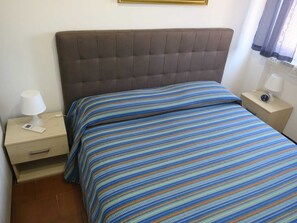 1 slaapkamer, een strijkplank/strijkijzer, gratis wifi