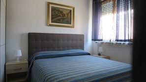 1 slaapkamer, een strijkplank/strijkijzer, gratis wifi