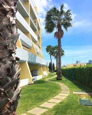 Property grounds - LAGOS apartment *Pool, Wifi, Aircon etc* Close to the beach and Marina! (Lagos)