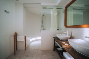 Regadera en el baño