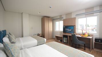 Egyptian cotton sheets, premium bedding, pillowtop beds, minibar