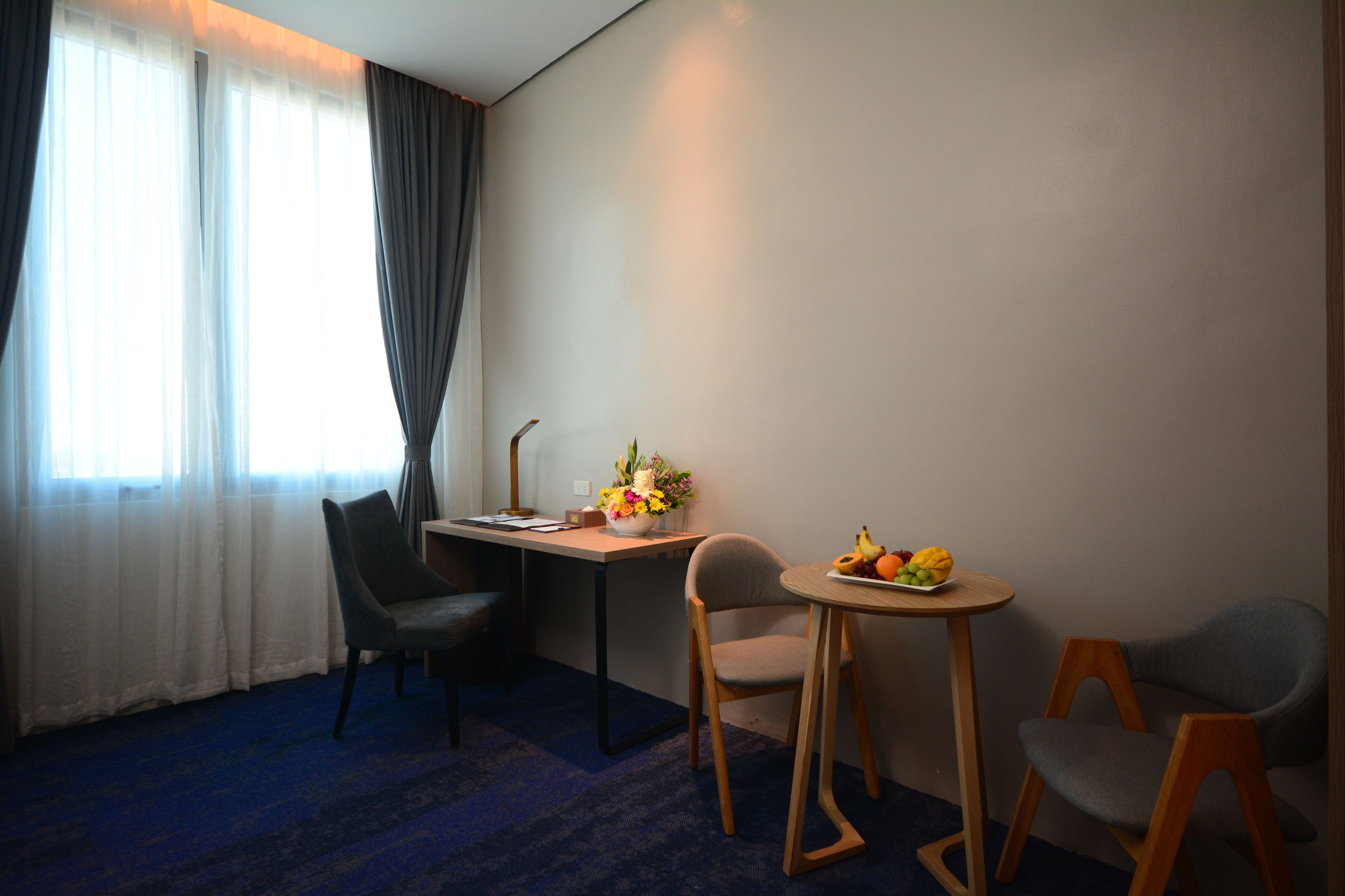 executive suite | in-room dining
