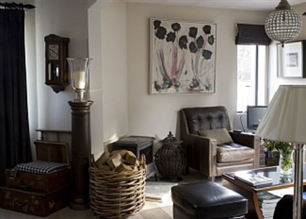 Smart TV, fireplace, DVD player, stereo