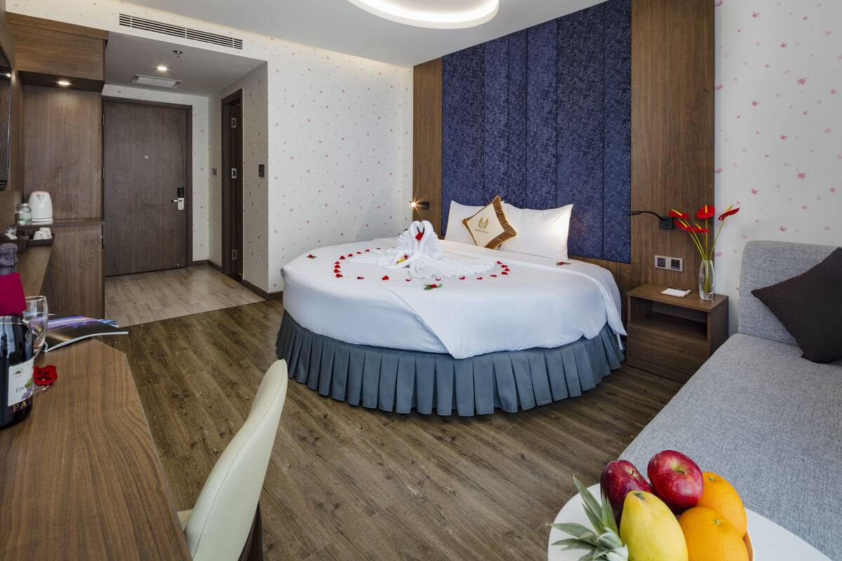 Rom – honeymoon, 1 queensize-seng, delvis havutsikt (Deluxe) | 17 soverom, sengetøy av topp kvalitet, minibar og safe på rommet
