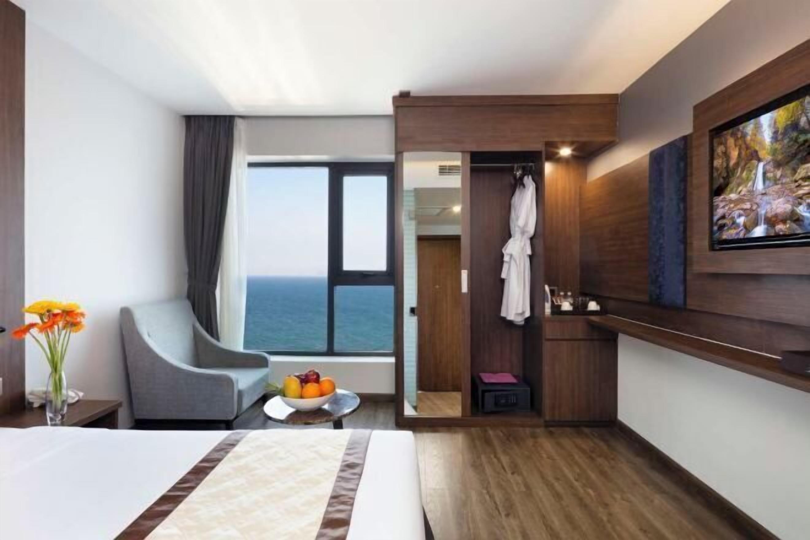 17 phòng ngủ, bộ đồ giường cao cấp, minibar, két bảo mật tại phòng 