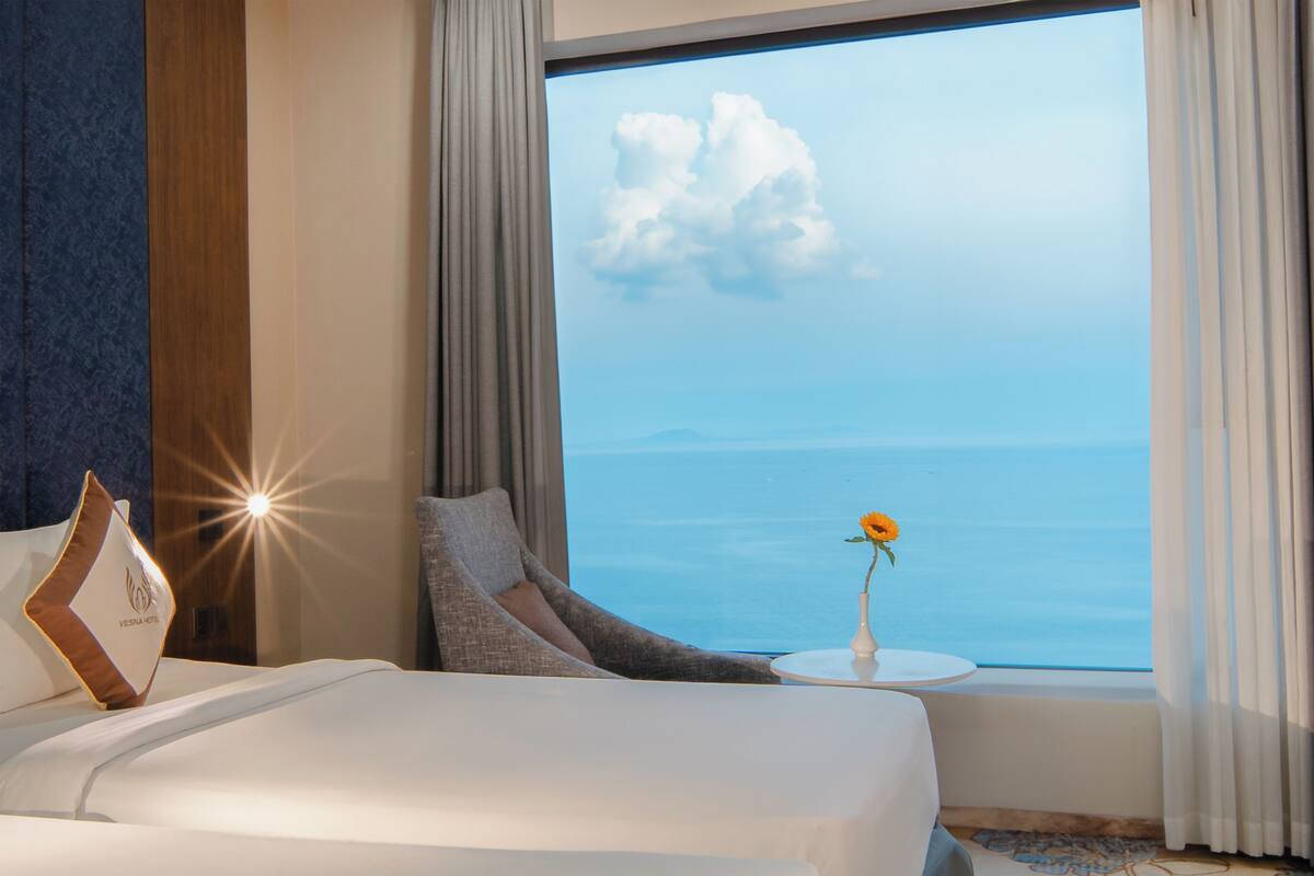 Deluxe Room, 1 Queen Bed, Sea View | 17 bedrooms, premium bedding, minibar, in-room safe