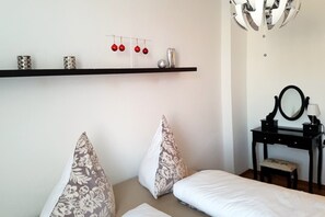 3 bedrooms, iron/ironing board, free WiFi, bed sheets - Enjoy relaxed days in a homely atmosphere.  (Dresden)
