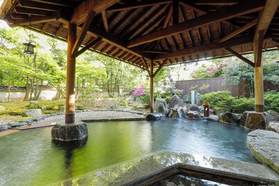Yamashiro Onsen Miyabi no Yado Kaga Hyakumangoku