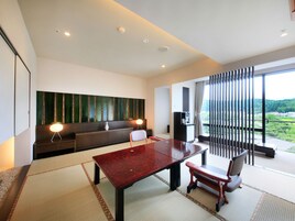 Caja de seguridad en la habitación, cortinas blackout y wifi gratis 