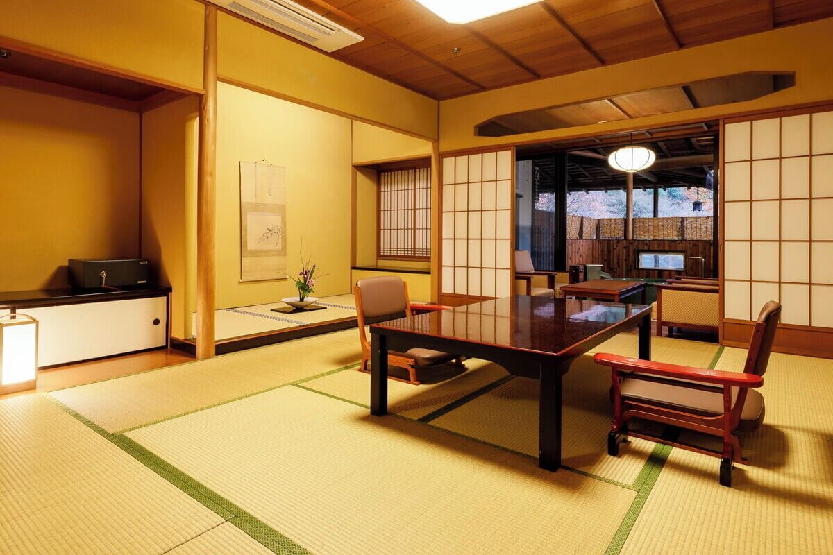 Superior kamer, niet-roken, bijgebouw (1F, Japanese Western, Open-air Bath) | Een kluis op de kamer, verduisterende gordijnen, gratis wifi, beddengoed