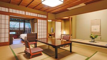 Suite estàndard, 2 llits dobles, no fumadors, edifici annex (1F, Japanese Western, Open-air Bath) | Caixa forta a l'habitació, cortines opaques i wifi gratuïta