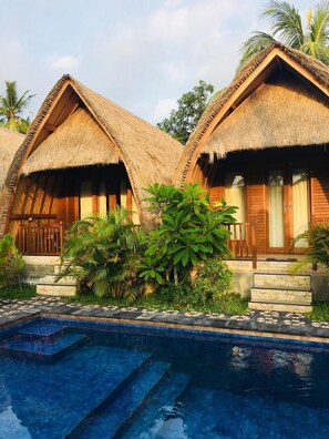 Outdoor pool - The Sandat Bungalow (Penida Island)