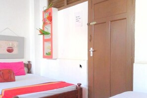 Shared Dormitory, Women only, Shared Bathroom | Free WiFi, bed sheets - CDH Backpackers (Mombasa)