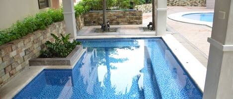 Ulkouima-allas, lämmitetty uima-allas