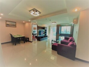 ファミリー スイート | リビング エリア | 薄型テレビ