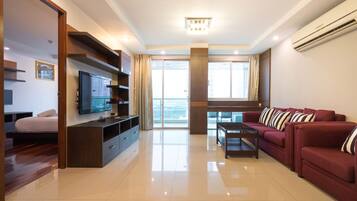 In-room safe, blackout curtains, soundproofing, free WiFi