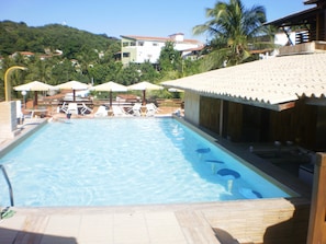 Outdoor pool, open 7:00 AM to 8:00 PM, pool umbrellas, sun loungers - Flat Pipa's Ocean (Tibau do Sul)