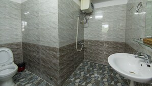 Bathroom - Dala Hotel (Xuan Huong - Da Lat)