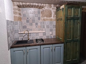 Fridge, oven, stovetop, coffee/tea maker -  Good heavens 2, bed & bike, (Betina,Murter)