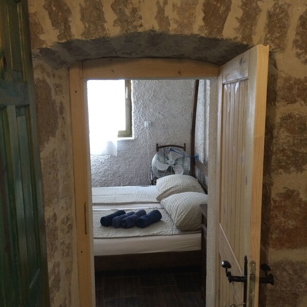 1 bedroom, WiFi, bed sheets - Fischers Fritze 2, bed & bike (Betina,Murter)