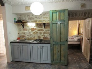 Fridge, oven, stovetop, coffee/tea maker - Fischers Fritze 2, bed & bike (Betina,Murter)