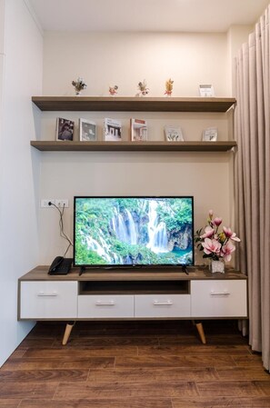 In-room safe, desk, blackout curtains, soundproofing - Fukurai Boutique Apartments Ha Noi (Hanoi)