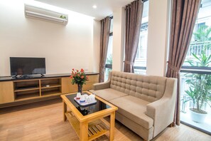 42-inch plasma TV with cable channels, TV - Fukurai Boutique Apartments Ha Noi (Hanoi)