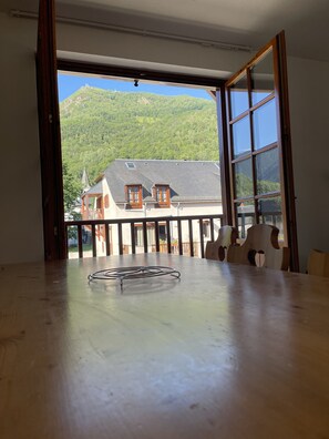 Dining - Rental three-room apartment in Saint Lary (Vignec)
