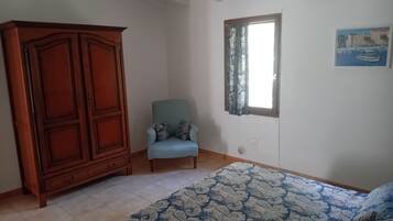 1 chambre, fer et planche à repasser, Wi-Fi, draps fournis