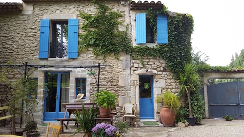 provenzalischen Stein mas 500 m vom Stadtzentrum entfernt Kapazität 6 Pers. (3 ch.)