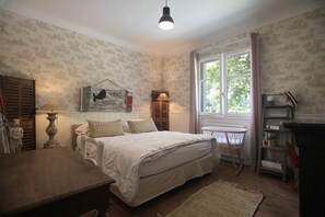 8 habitaciones, escritorio, cuna de viaje y wifi gratis 