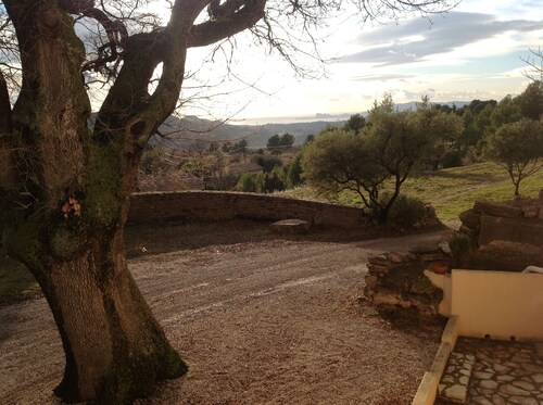 Sea view absolute calm at the foot of an oak tree<br>Spa and boat with Skyperenoption
