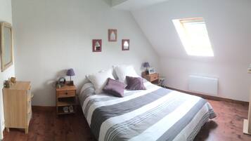 3 chambres, fer et planche Ă repasser, accĂšs Internet