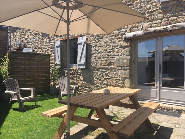 Outdoor dining - Apartment-House Garden level (Arradon)