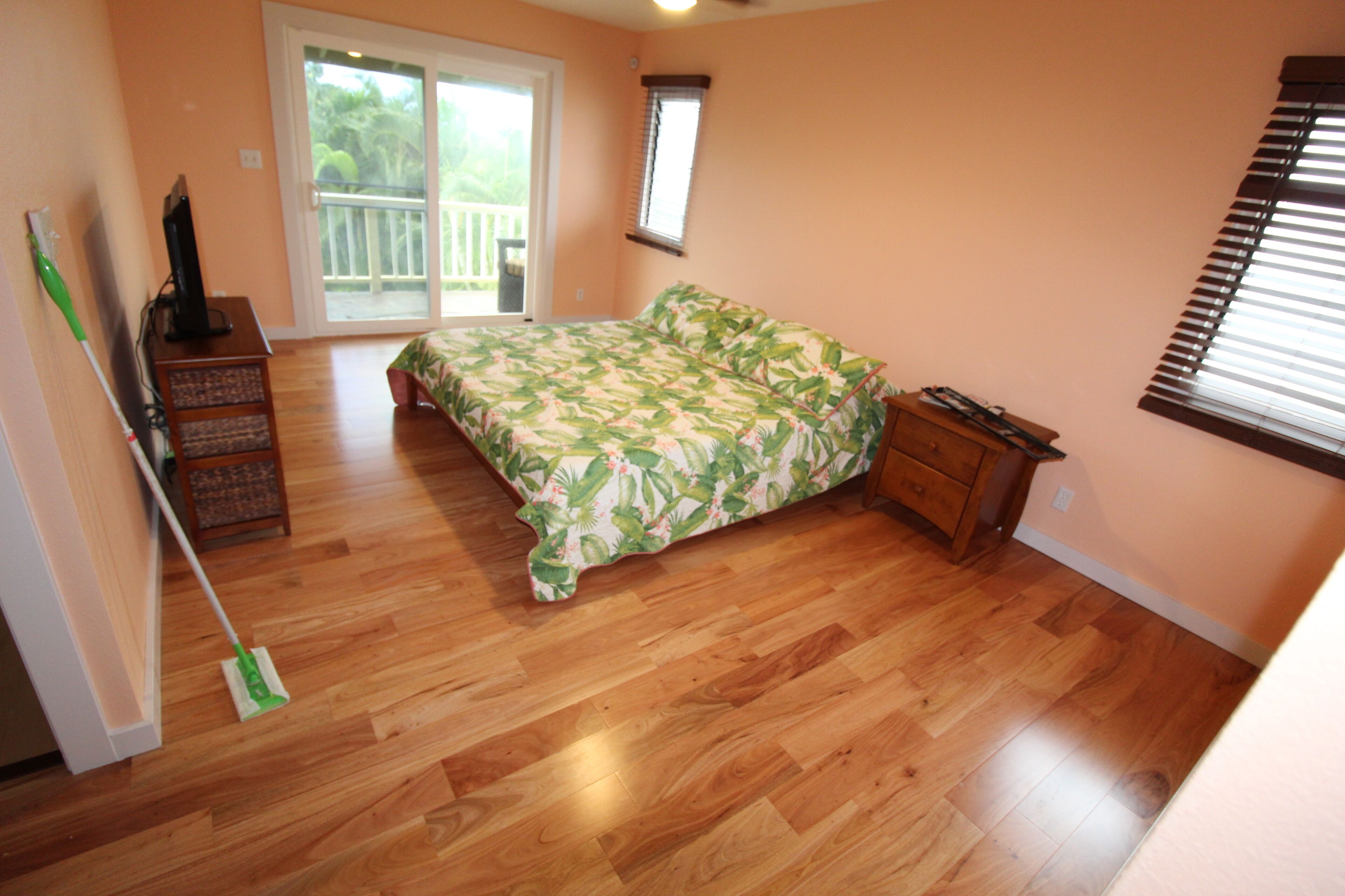 2 bedrooms, iron/ironing board, bed sheets