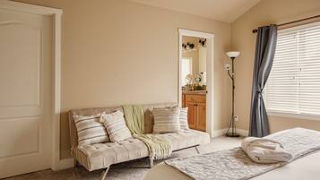 4 bedrooms, iron/ironing board, travel cot, free WiFi