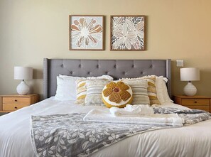 Unclassified image, 3 of 31, button - Sunshine Retreat-Luxury Hot Tub, Game Room,AC (Bend)